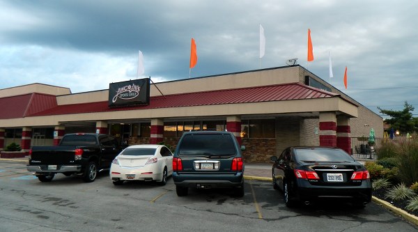 Lincoln's Sports Grille