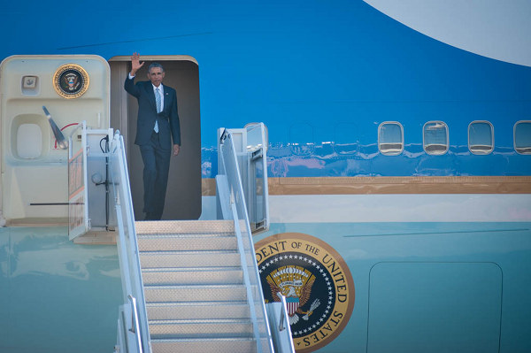 President Barack Obama at Air Force One at McGhee Tyson