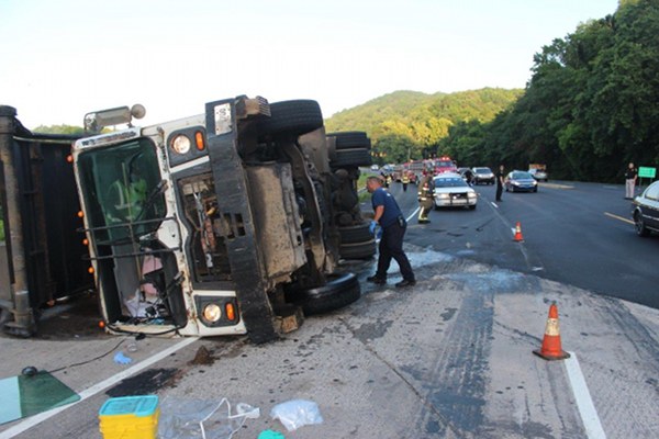 Waste Management Truck Overturns in Oliver Springs