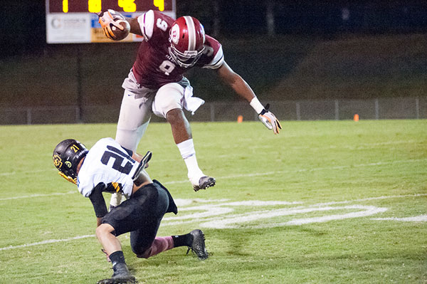 Wildcats Darel Middleton and McMinn County on Oct. 8, 2015