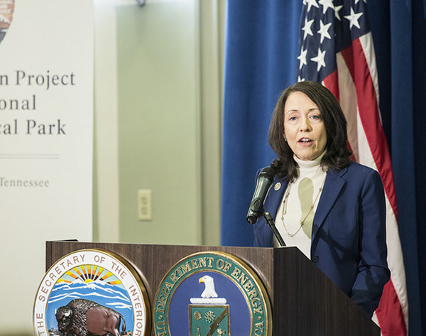 Maria-Cantwell-Manhattan-Project-National-Historical-Park-Nov-10-2015