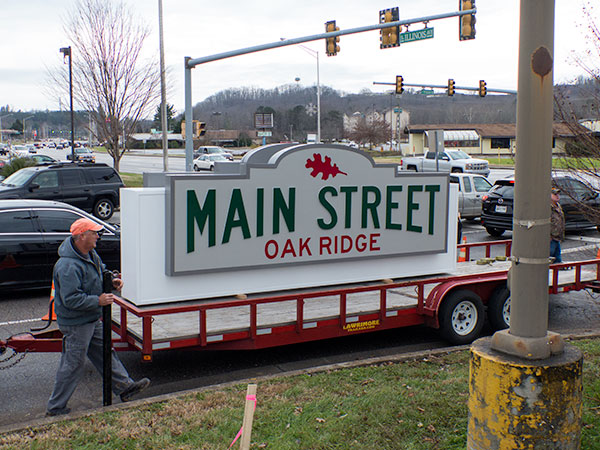 Main-Street-Oak-Ridge-Sign-Trailer-Dec-21-2015