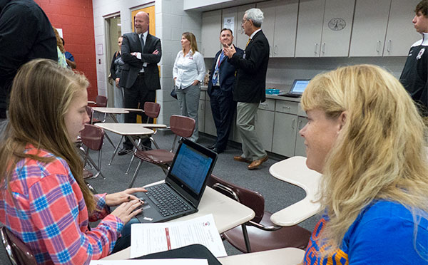Robertsville-Middle-School-Device-Rollout-Nov-3-2015