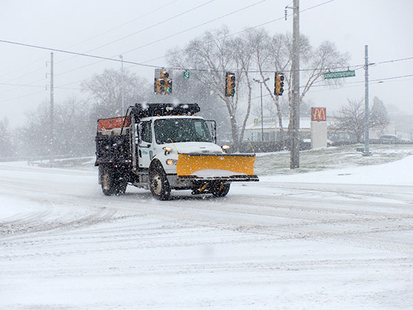 Turnpike-Administration-Road-Snow-Plow-Jan-20-2016
