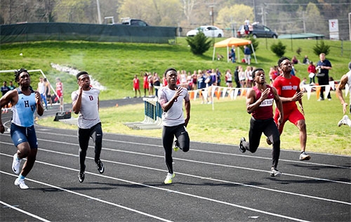 Boys 100-meter dash (Photo by Luther Simmons)