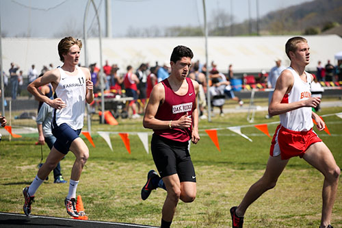 Boys 1,600-meter run (Photo by Luther Simmons)