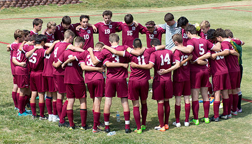 Wildcats-Pre-Game-Huddle-Bearden-May-19-2016