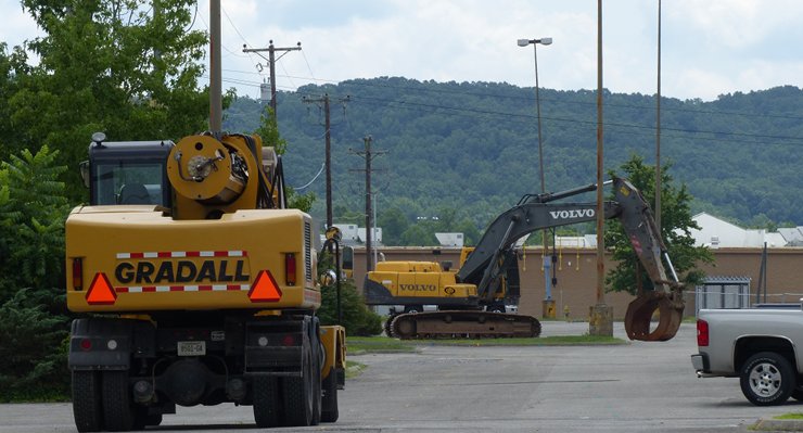 Main Street Oak Ridge Demolition Equipment July 18 2016 Slider