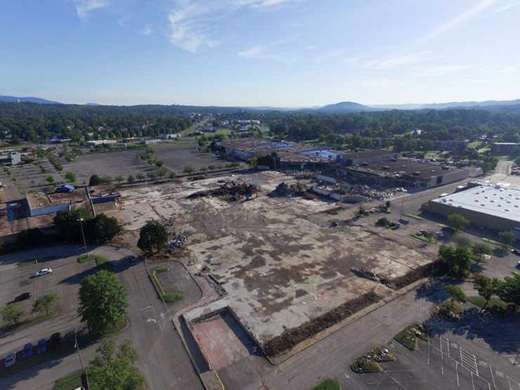 Aerial-View-of-Oak-Ridge-Mall-Demolition-Aug-22-2016