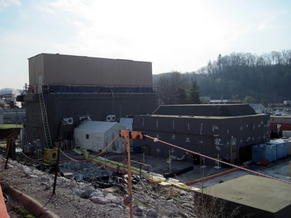 Crews at Building 3026 at Oak Ridge National Laboratory are nearly finished sealing a hot cell and completing other cleanup work. (Photo by DOE)