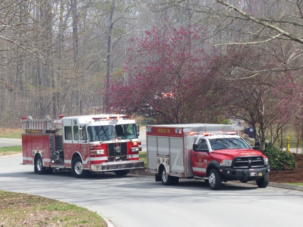 A wildfire burned about 18 acres of federal land in west Oak Ridge on Saturday afternoon, March 25, 2017. The fire was on U.S. Department of Energy land south of Whippoorwill Drive and west of Wisconsin Avenue. The Oak Ridge Fire Department responded. So did the Tennessee Division of Forestry. (Photo by John Huotari/Oak Ridge Today)
