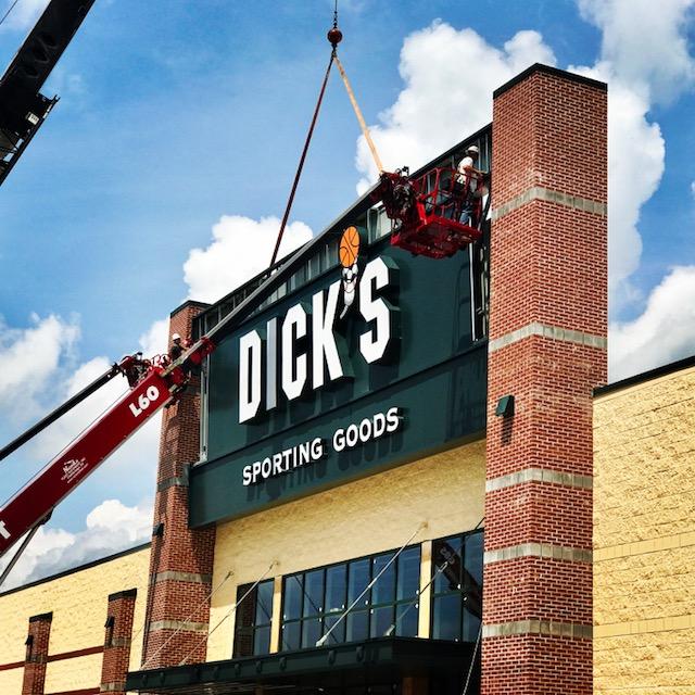 Dick_s Sporting Goods sign