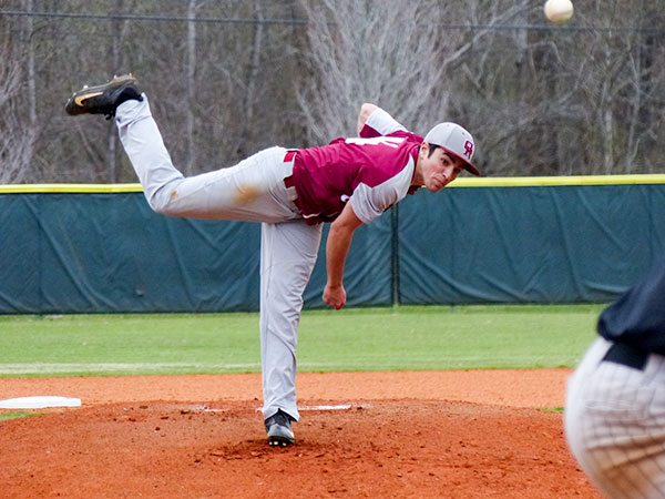 Oak Ridge junior Ian Campbell (24) pitches to Powell during a 6-4 loss to the Panthers at Bobby Hopkins Field on Friday, March 31, 2017. (Photo by John Huotari/Oak Ridge Today)