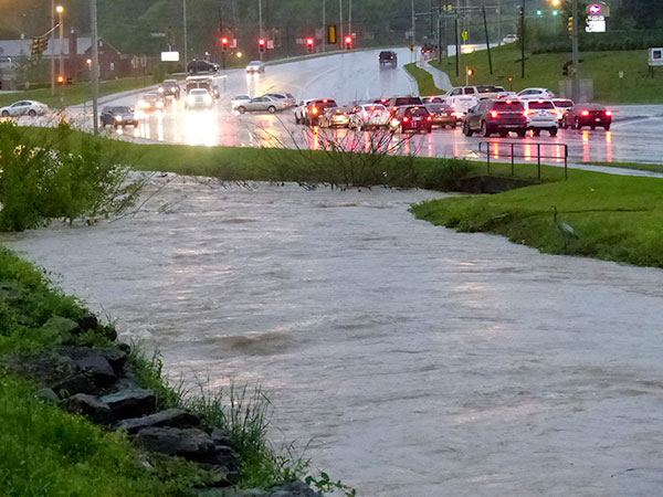 Oak-Ridge-Flooding-East-Fork-Poplar-Creek-Time-To-Shine-Car-Wash-April-22-2017