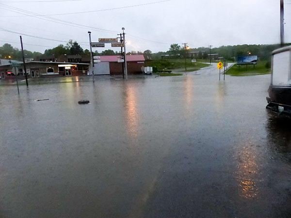 Oak-Ridge-Flooding-Jefferson-Avenue-North-Jefferson-Circle-2-April-22-2017