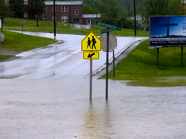 Oak-Ridge-Flooding-Jefferson-Avenue-North-Jefferson-Circle-April-22-2017