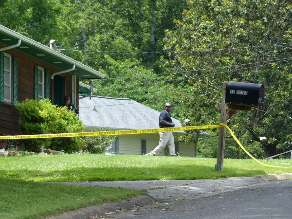 Three people were found dead at a home on Oak Lane in north Oak Ridge on Thursday morning, June 15, 2017, authorities said. (Photo by John Huotari/Oak Ridge Today)