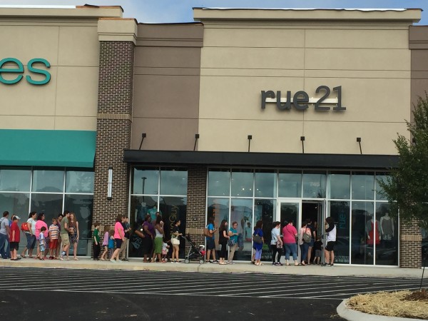The new rue21, a teen fashion retailer, opened at Main Street Oak Ridge on Thursday, June 15, 2017. (Photo by Parker Hardy)