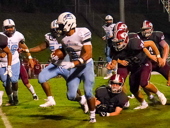 Hardin Valley senior running back Aaron Dykes (3) rushed for two touchdowns during a 21-20 loss to Oak Ridge on Blankenship Field on Friday, Aug. 18, 2017. (Photo by John Huotari/Oak Ridge Today)