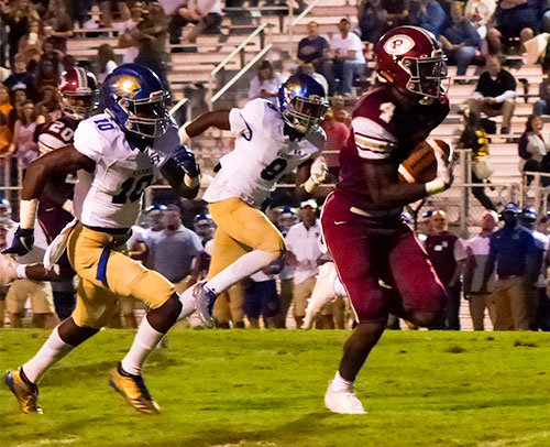 Oak Ridge senior Caleb Martin (4) led receivers with 73 yards on four catches and one touchdown during a 49-3 homecoming win for the Wildcats on Blankenship Field on Friday, Sept. 29, 2017. (Photo by John Huotari/Oak Ridge Today)