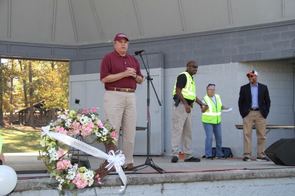 Oak Ridge Mayor Warren Gooch is pictured above at National Night Out at Alvin K. Bissell Park in 2016. (Photo courtesy City of Oak Ridge)