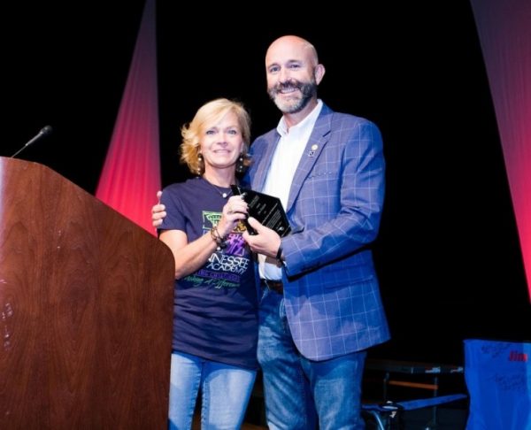 Jim Dodson, a 31-year art teacher at Jefferson Middle School, received a service and achievement award, the TAA Outstanding Service and Achievement award, from the Tennessee Arts Academy this summer. (Photo courtesy Oak Ridge Schools)