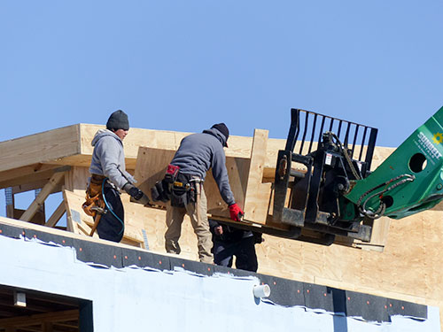 Construction is pictured above on the TownePlace Suites by Marriott, a four-story, 81-room hotel on 2.6 acres near the intersection of Wilson Street and Rutgers Avenue, close to JCPenney, on Saturday, Jan. 6, 2018. (Photo by John Huotari/Oak Ridge Today)