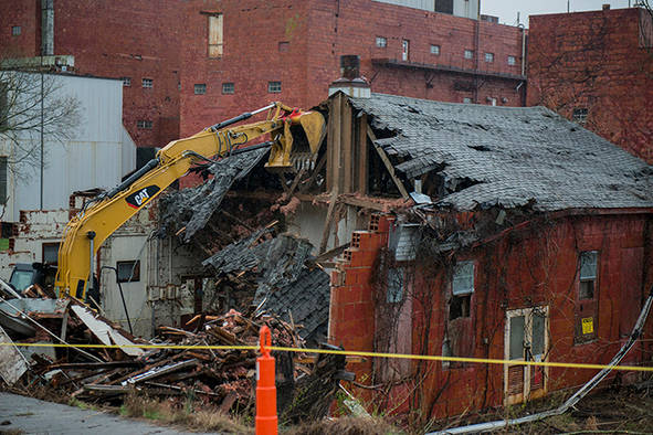 Crews take down Building 9743-2 at the Y-12 National Security Complex. (Photo by U.S. Department of Energy Office of Environmental Management)