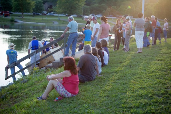 People watch races on the Clinch River at the Flatwater Festival in 2017. (Photo courtesy Flatwater Festival)
