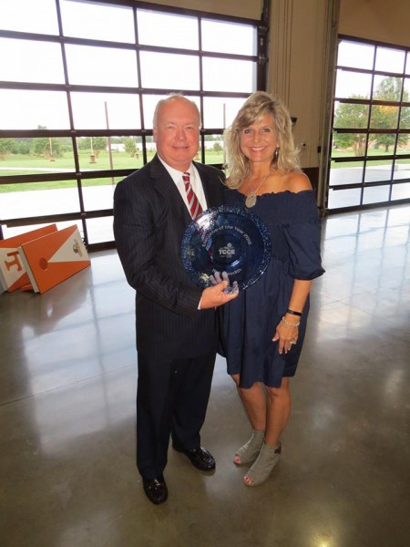 The Tennessee Chamber of Commerce Executives named Rick Meredith, president of the Anderson County Chamber of Commerce, the Chamber Executive of the Year at an annual meeting in Clarksville on Thursday, Aug. 23, 2018. The award was presented by Suzie Lusk, associate vice president of the Tennessee Chamber of Commerce. (Photo by Anderson County Chamber of Commerce)