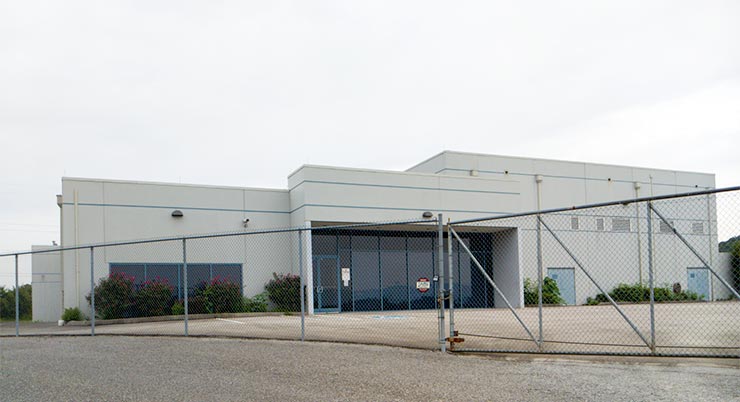 A large ridge top tract of land that features panoramic views and was once proposed as the site of a Target retail development is now for sale. The land, which is also known as The Summit, is on Pine Ridge along South Illinois Avenue between Scarboro Road/Lafayette Drive and Centrifuge Way. It's pictured above on Wednesday, Aug. 15, 2018. (Photo by John Huotari/Oak Ridge Today)