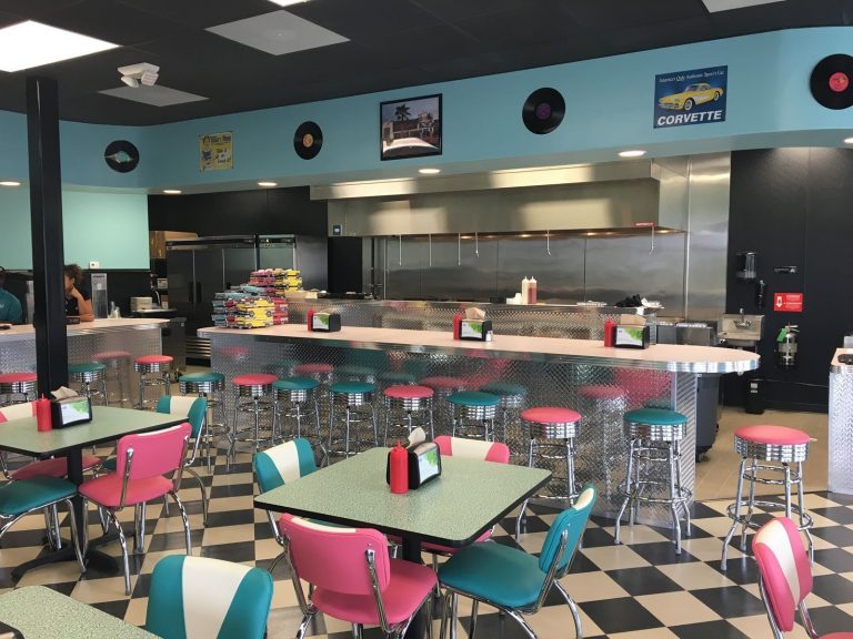 Hwy 55 Burgers, Shakes & Fries opened Monday, Sept. 17, 2018, on South Illinois Avenue in Oak Ridge. It's the fifth Hwy 55 restaurant in Tennessee, and it will add 35 jobs to the Oak Ridge community, the company said in a press release.
